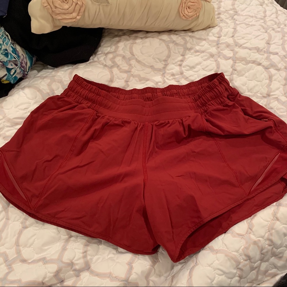 nwot red lulu shorts
